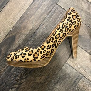 Ninewest calf hair leopard pumps